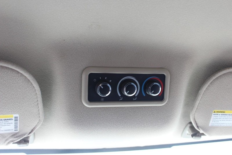 Chevrolet Express Passenger Vehicle Full-screen Gallery Image 23