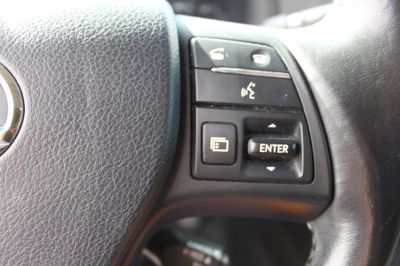 Lexus RX 350 Vehicle Full-screen Gallery Image 14