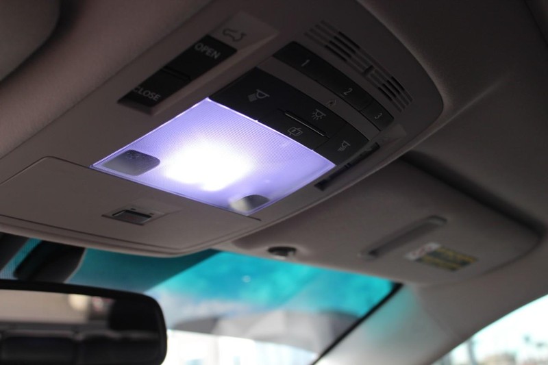 Lexus RX 350 Vehicle Full-screen Gallery Image 22