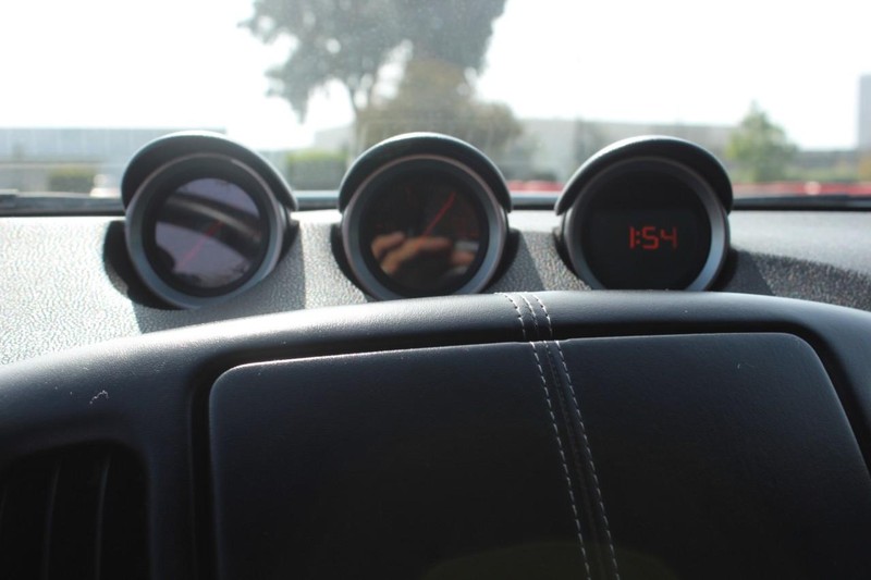 Nissan 370Z Vehicle Full-screen Gallery Image 21