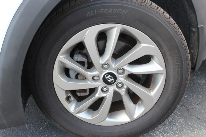 Hyundai Tucson Vehicle Full-screen Gallery Image 07