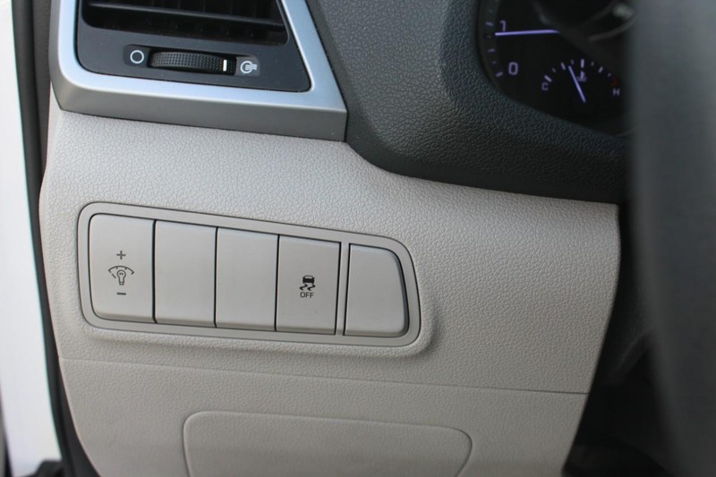 Hyundai Tucson Vehicle Full-screen Gallery Image 18