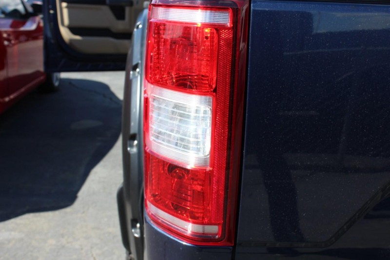 Ford F-150 Vehicle Full-screen Gallery Image 09