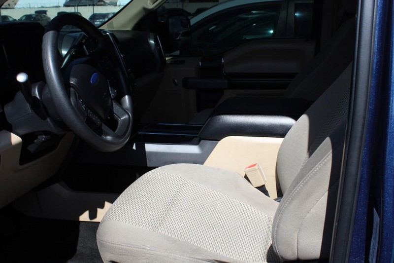 Ford F-150 Vehicle Full-screen Gallery Image 15