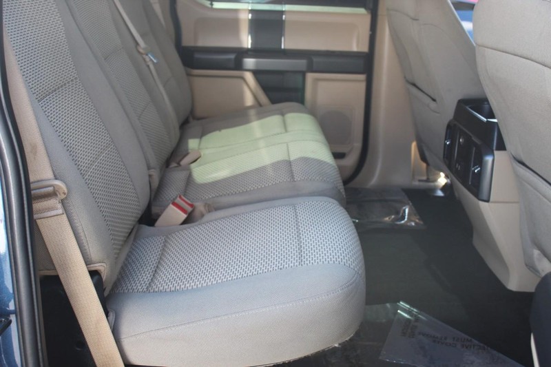 Ford F-150 Vehicle Full-screen Gallery Image 17