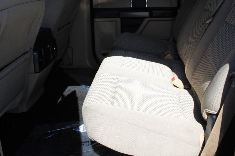 Ford F-150 Vehicle Full-screen Gallery Image 18