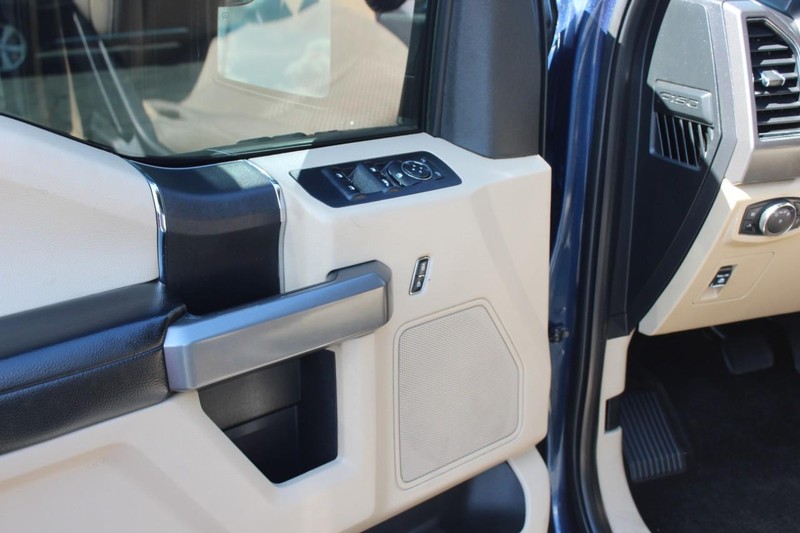 Ford F-150 Vehicle Full-screen Gallery Image 20