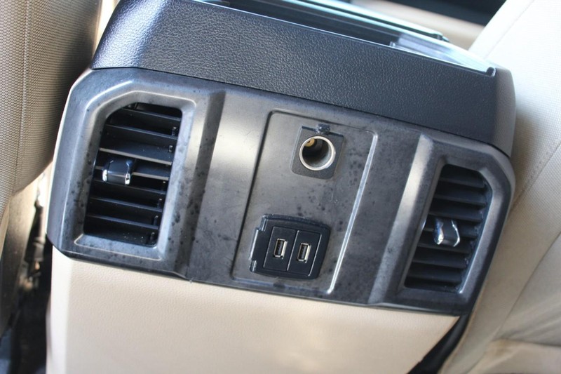 Ford F-150 Vehicle Full-screen Gallery Image 22