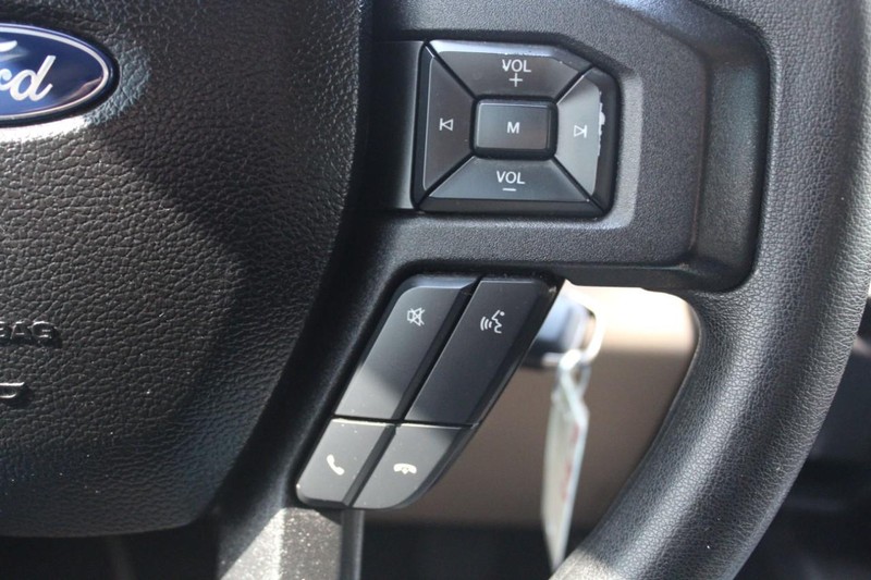 Ford F-150 Vehicle Full-screen Gallery Image 24