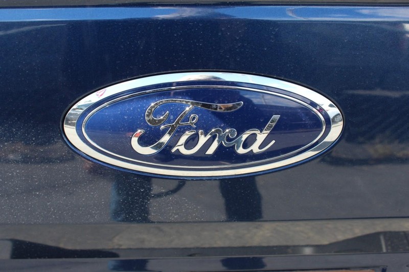 Ford F-150 Vehicle Full-screen Gallery Image 31