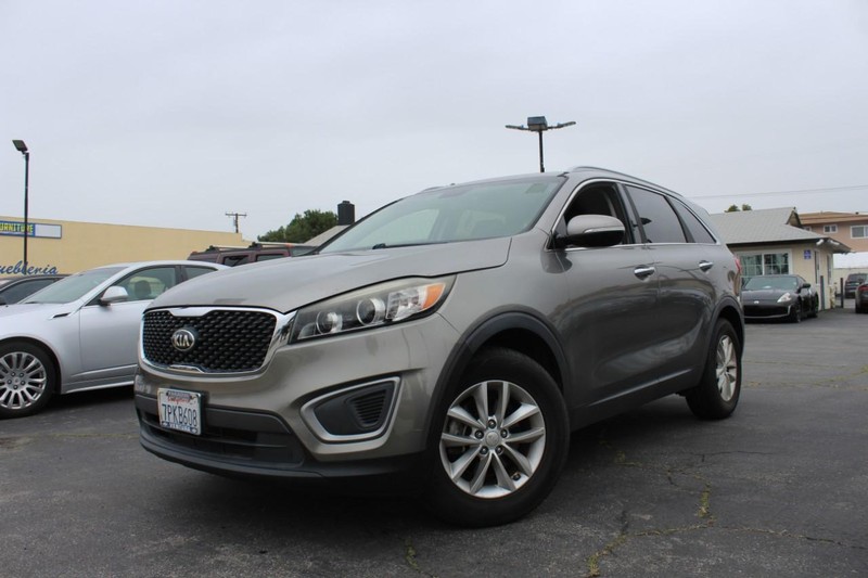 Kia Sorento Vehicle Full-screen Gallery Image 01