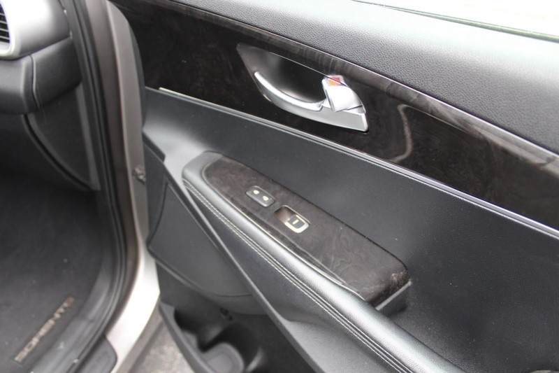 Kia Sorento Vehicle Full-screen Gallery Image 11