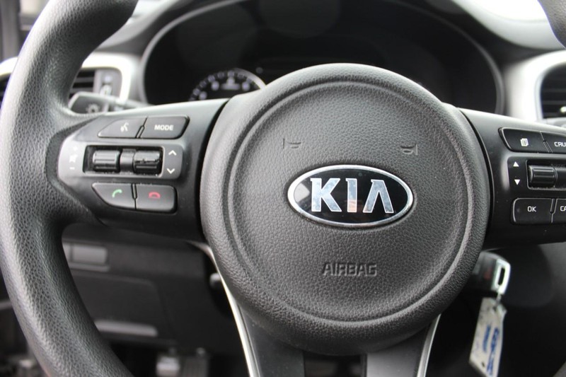 Kia Sorento Vehicle Full-screen Gallery Image 16