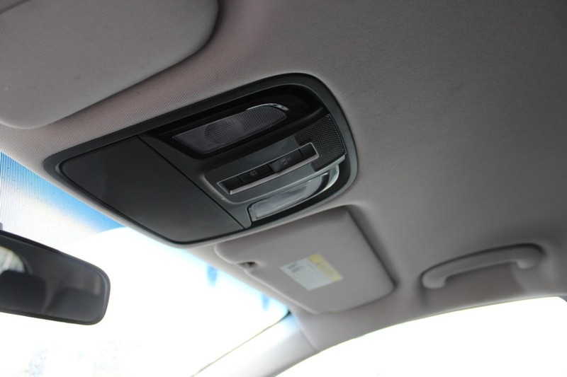 Kia Sorento Vehicle Full-screen Gallery Image 20