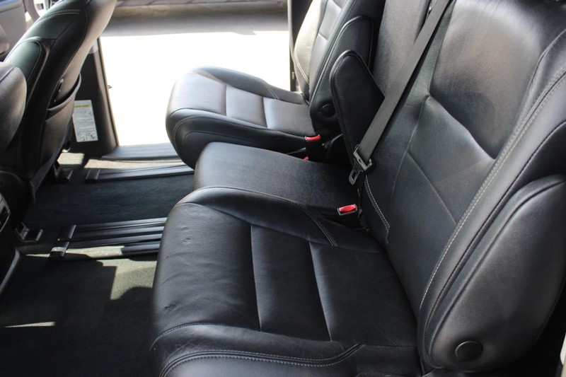 Toyota Sienna Vehicle Full-screen Gallery Image 14