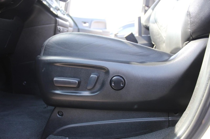 Toyota Sienna Vehicle Full-screen Gallery Image 19