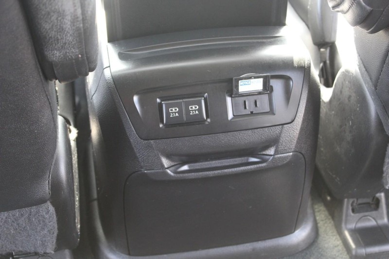 Toyota Sienna Vehicle Full-screen Gallery Image 34