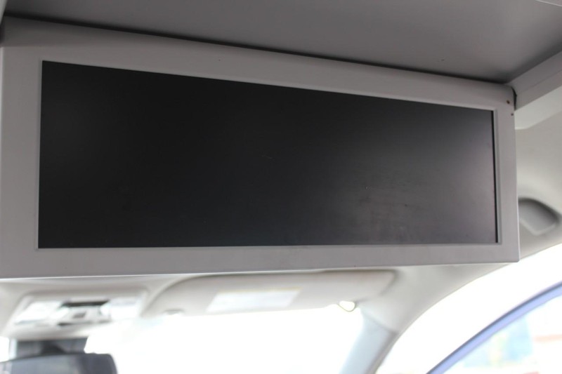 Toyota Sienna Vehicle Full-screen Gallery Image 36