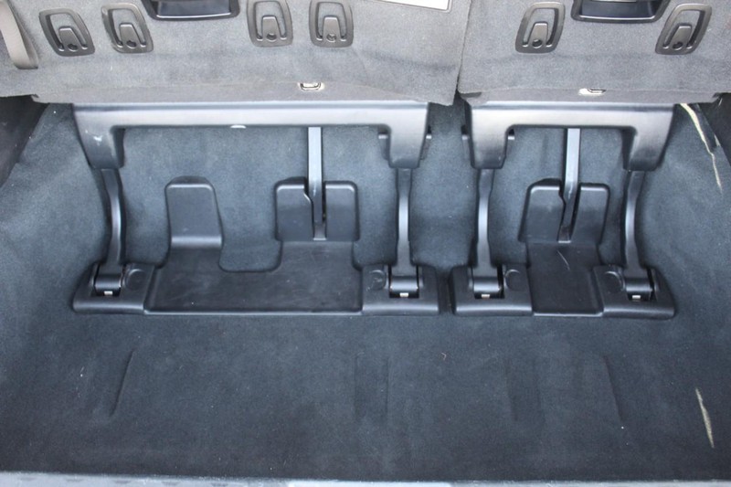 Toyota Sienna Vehicle Full-screen Gallery Image 38