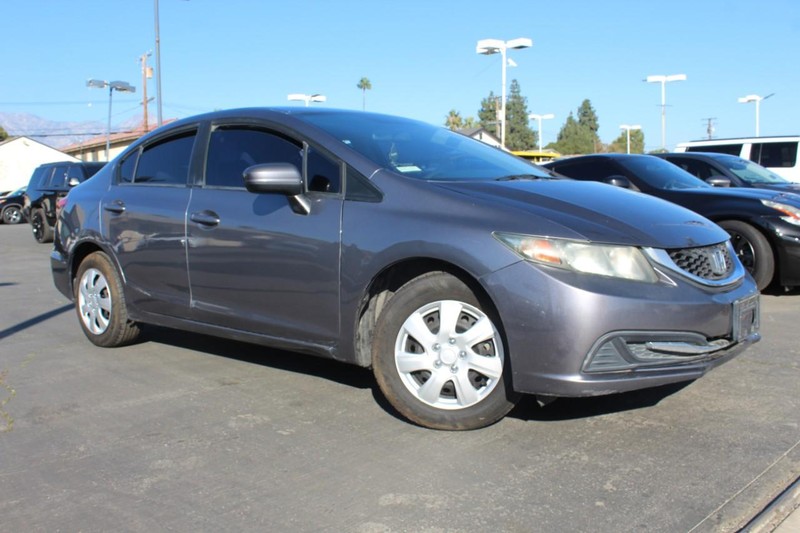 Honda Civic Sedan Vehicle Full-screen Gallery Image 03