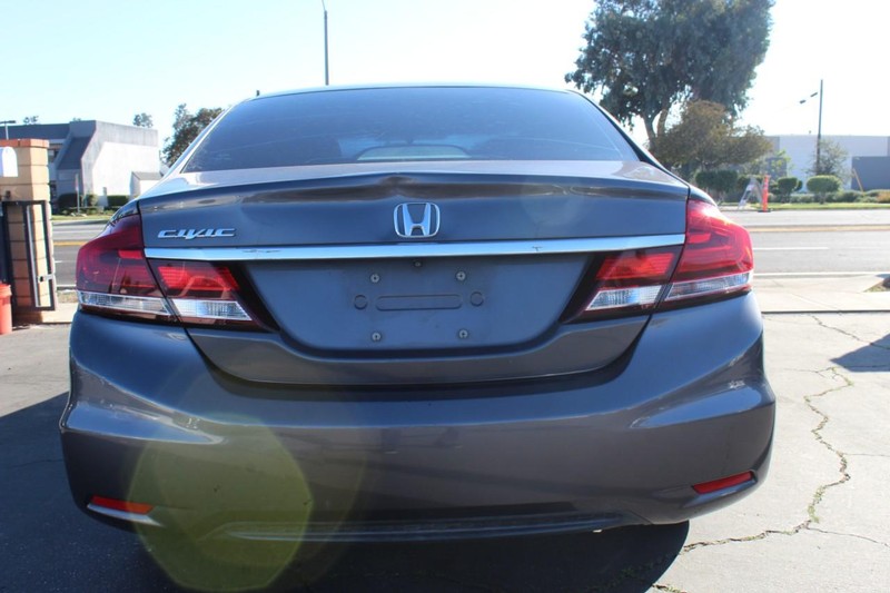Honda Civic Sedan Vehicle Full-screen Gallery Image 06