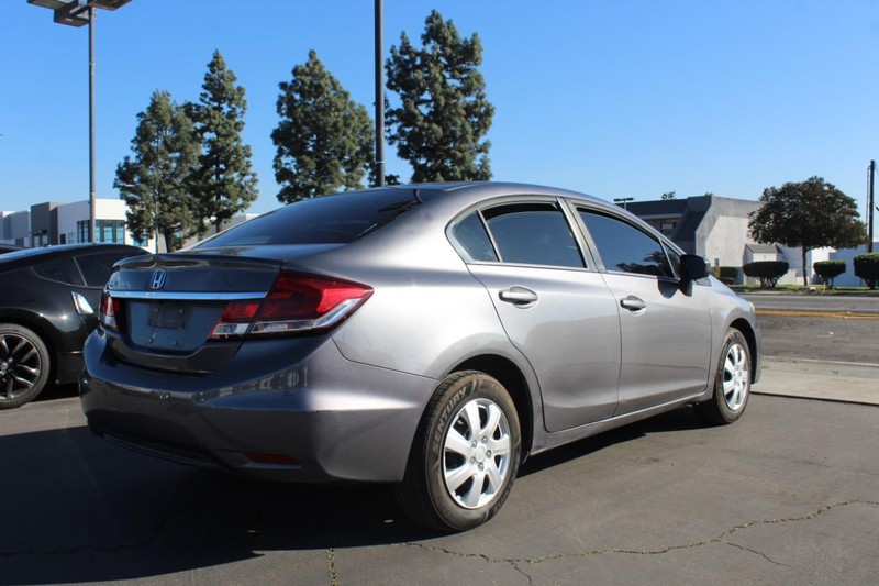 Honda Civic Sedan Vehicle Full-screen Gallery Image 08