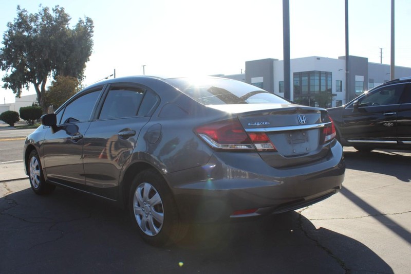 Honda Civic Sedan Vehicle Full-screen Gallery Image 09