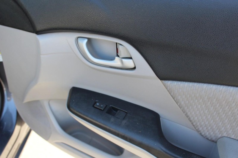 Honda Civic Sedan Vehicle Full-screen Gallery Image 12