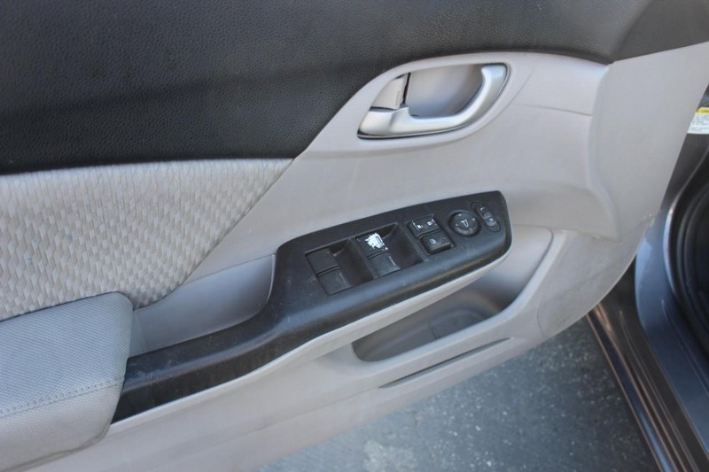 Honda Civic Sedan Vehicle Full-screen Gallery Image 14