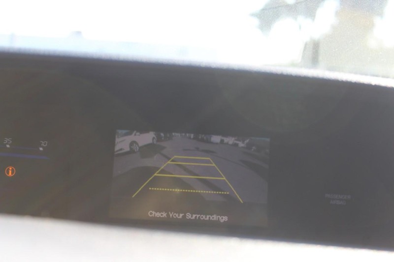 Honda Civic Sedan Vehicle Full-screen Gallery Image 26