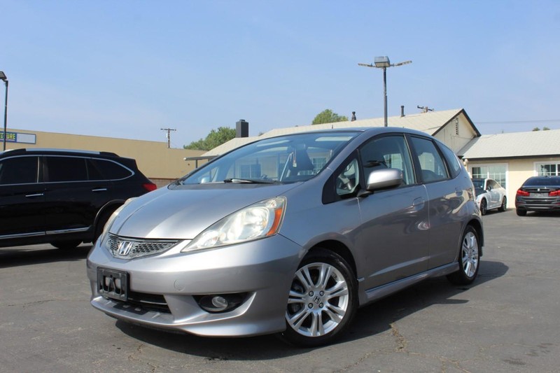 Honda Fit Vehicle Full-screen Gallery Image 01