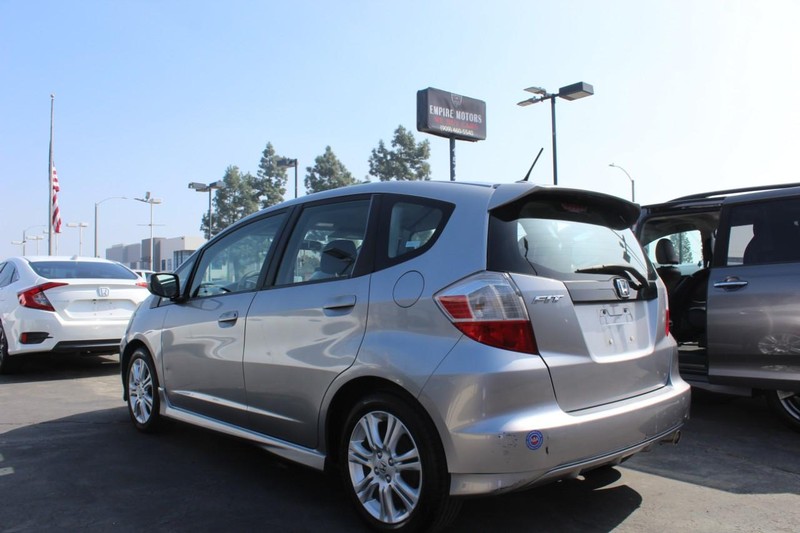 Honda Fit Vehicle Full-screen Gallery Image 03