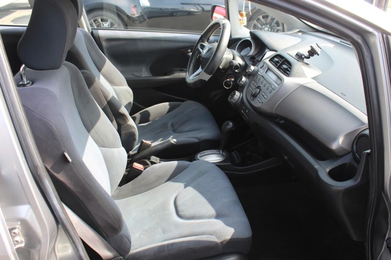 Honda Fit Vehicle Full-screen Gallery Image 08