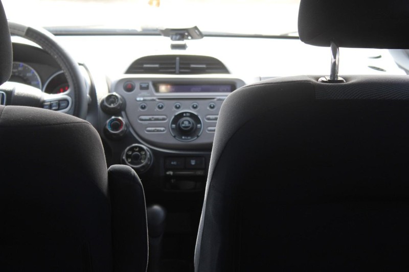 Honda Fit Vehicle Full-screen Gallery Image 10