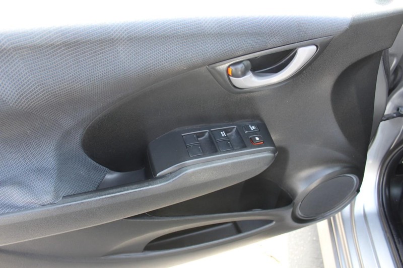 Honda Fit Vehicle Full-screen Gallery Image 11