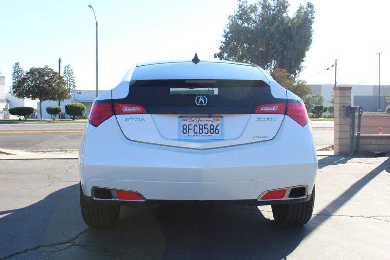 Acura ZDX Vehicle Full-screen Gallery Image 04
