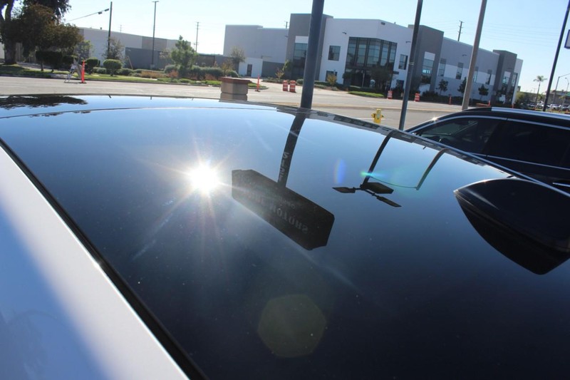 Acura ZDX Vehicle Full-screen Gallery Image 12