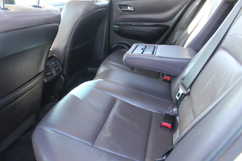 Acura ZDX Vehicle Full-screen Gallery Image 17