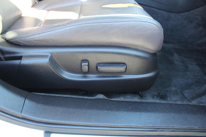 Acura ZDX Vehicle Full-screen Gallery Image 19