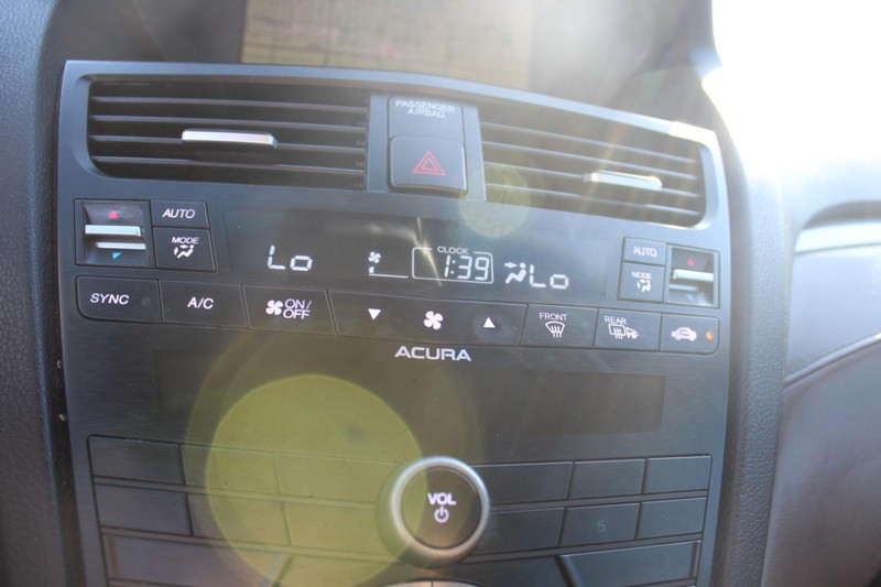 Acura ZDX Vehicle Full-screen Gallery Image 27