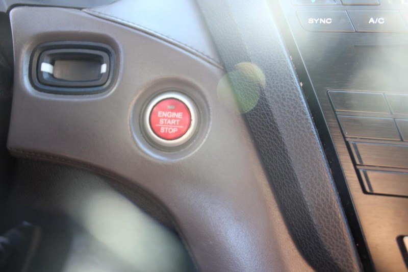 Acura ZDX Vehicle Full-screen Gallery Image 29