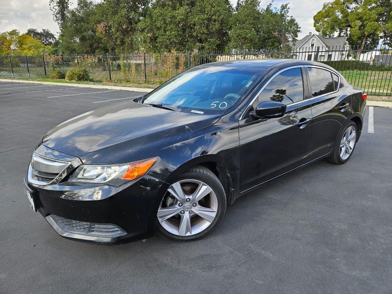 Acura ILX Vehicle Full-screen Gallery Image 01