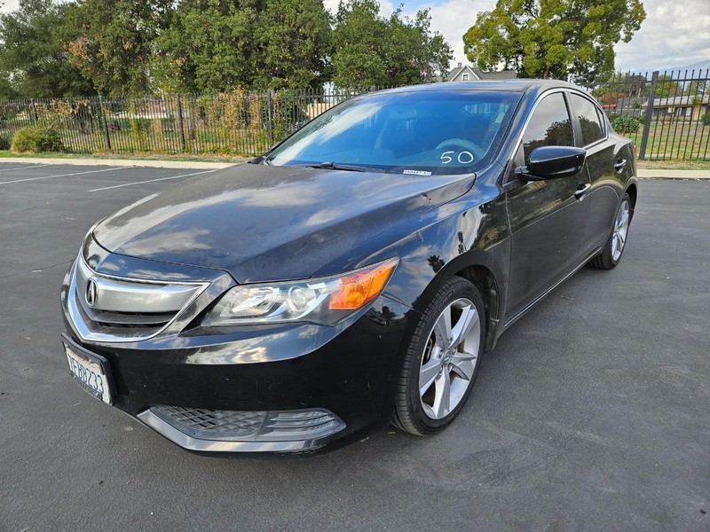 Acura ILX Vehicle Full-screen Gallery Image 02
