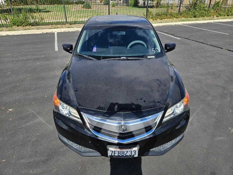 Acura ILX Vehicle Full-screen Gallery Image 09