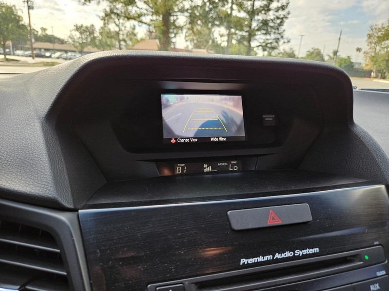 Acura ILX Vehicle Full-screen Gallery Image 12