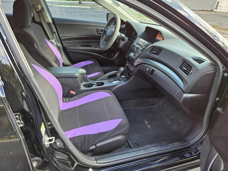 Acura ILX Vehicle Full-screen Gallery Image 17