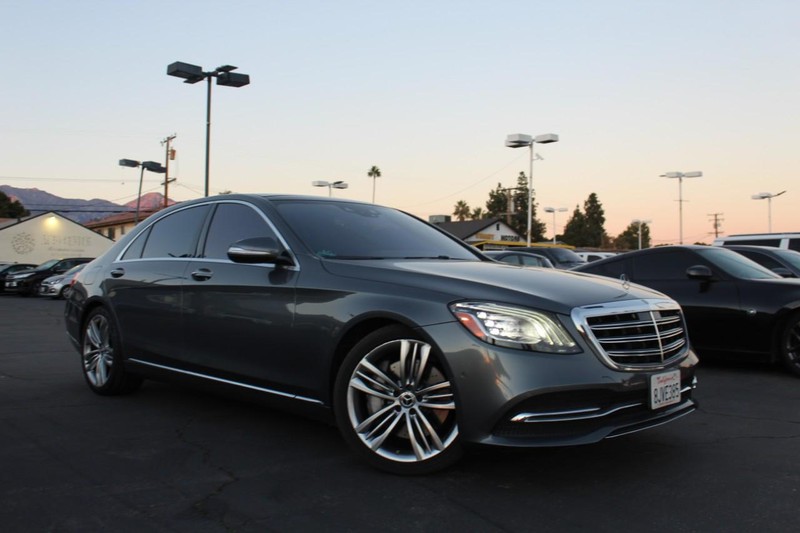 Mercedes-Benz S-Class Vehicle Full-screen Gallery Image 03