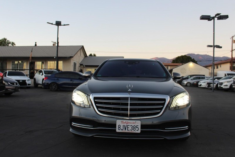 Mercedes-Benz S-Class Vehicle Full-screen Gallery Image 06