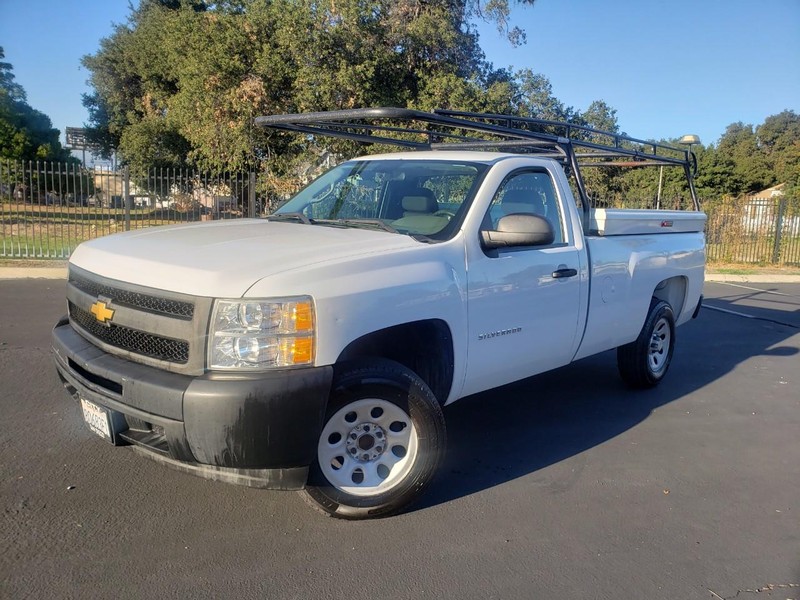 Chevrolet Silverado 1500 Vehicle Full-screen Gallery Image 02