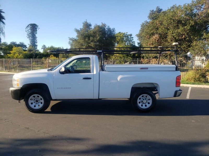 Chevrolet Silverado 1500 Vehicle Full-screen Gallery Image 03